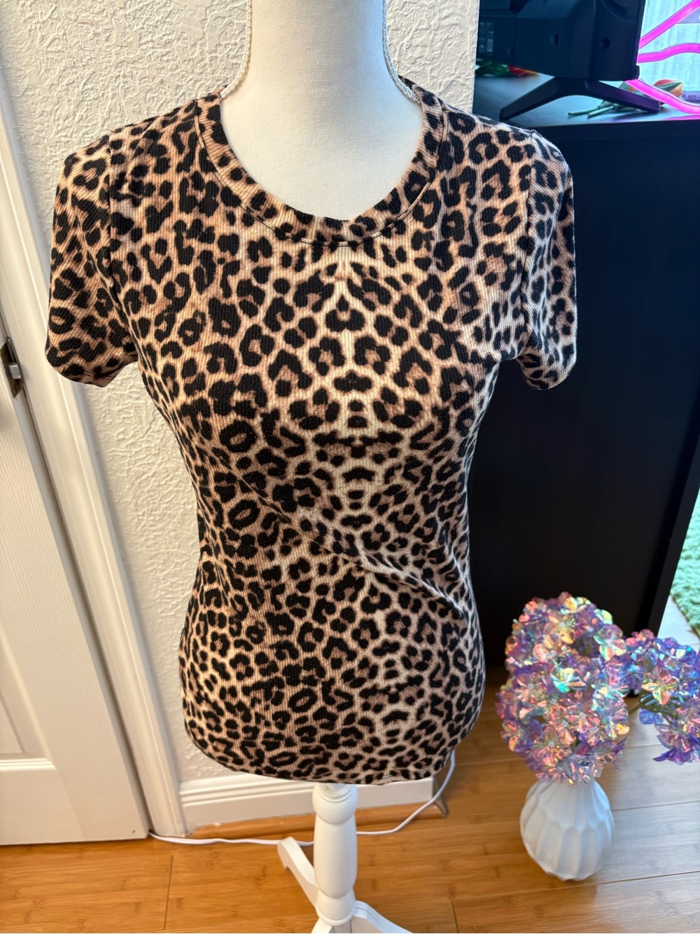 Women's Leopard Print Short Sleeve Tee - Black/Tan